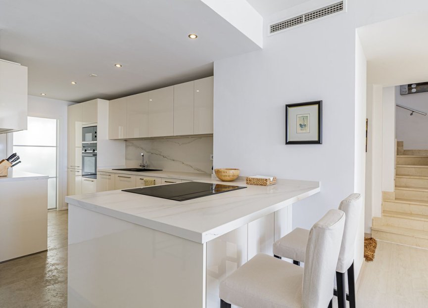 Resale - Apartment - Penthouse - Marbella - Nueva Andalucia