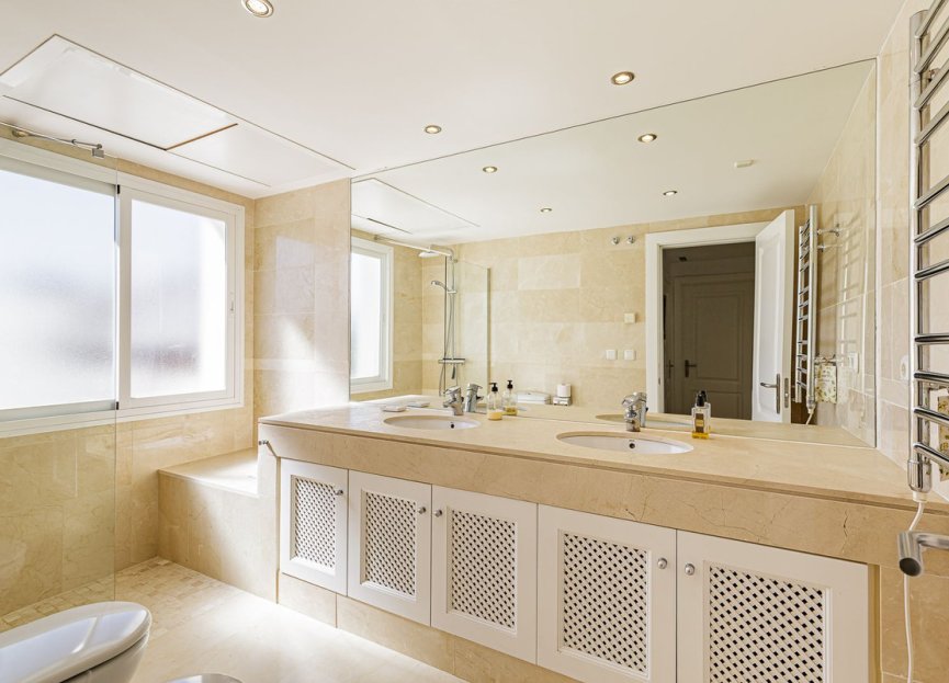 Resale - Apartment - Penthouse - Marbella - Nueva Andalucia