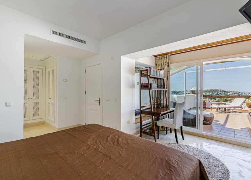 Resale - Apartment - Penthouse - Marbella - Nueva Andalucia