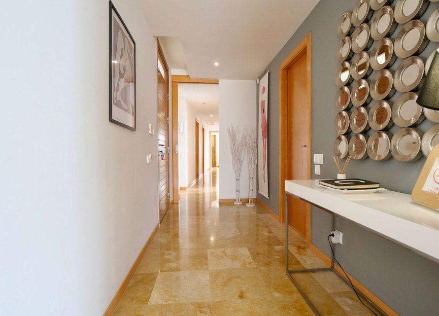 Resale - Apartment - Penthouse - Marbella - Altos de los Monteros