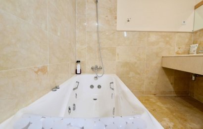 Resale - Apartment - Penthouse - Marbella - Altos de los Monteros