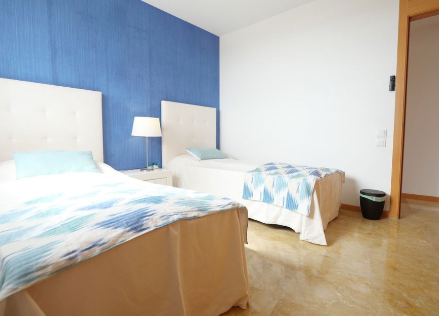 Resale - Apartment - Penthouse - Marbella - Altos de los Monteros