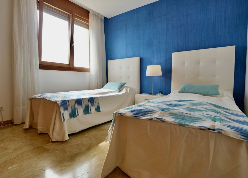 Resale - Apartment - Penthouse - Marbella - Altos de los Monteros