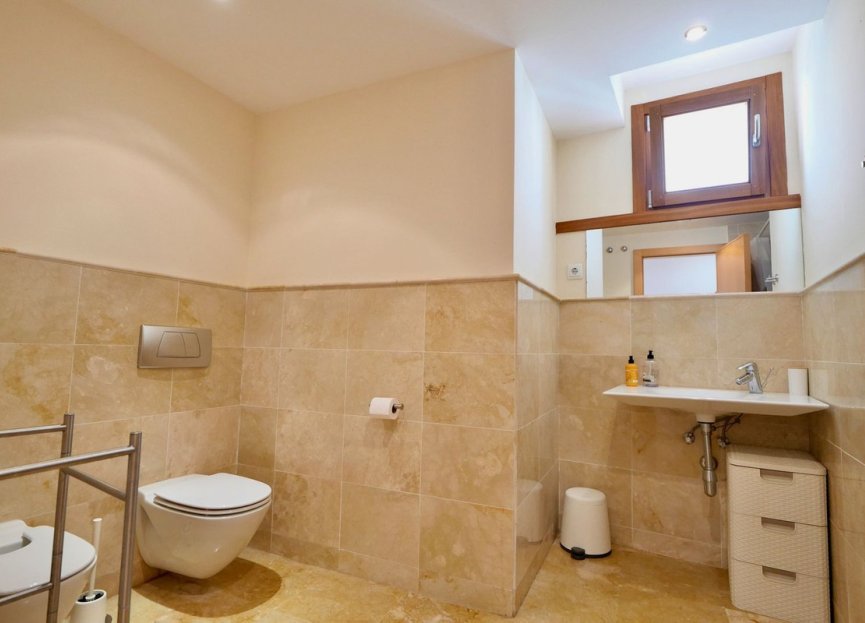 Resale - Apartment - Penthouse - Marbella - Altos de los Monteros