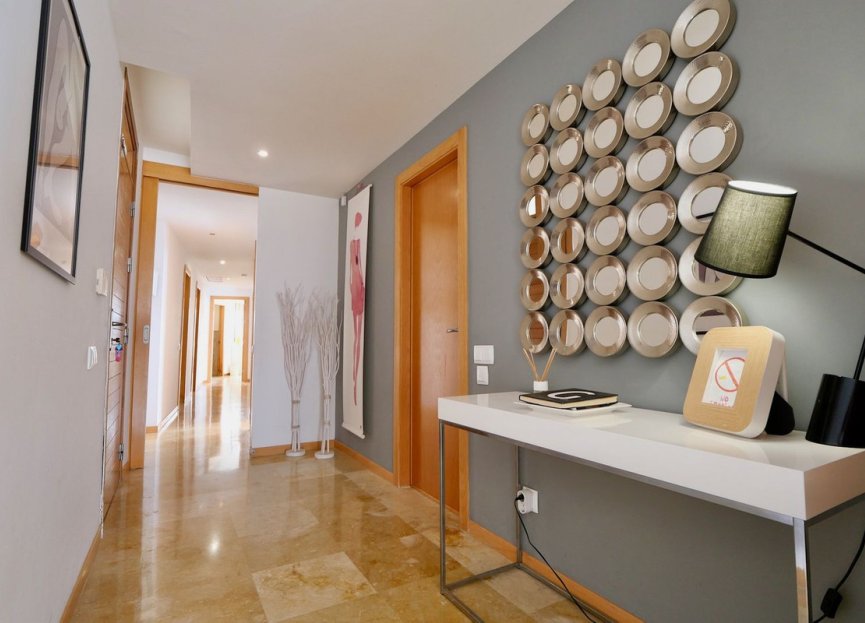 Resale - Apartment - Penthouse - Marbella - Altos de los Monteros