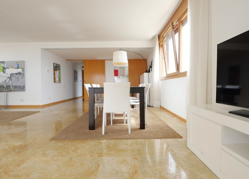 Resale - Apartment - Penthouse - Marbella - Altos de los Monteros