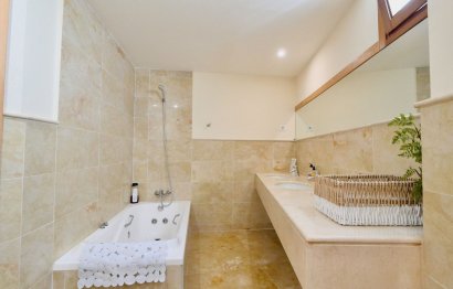 Resale - Apartment - Penthouse - Marbella - Altos de los Monteros