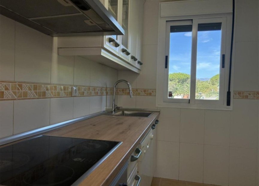 Resale - Apartment - Middle Floor Apartment - Marbella - Marbesa