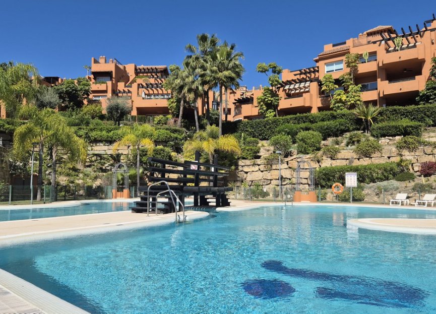 Resale - Apartment - Middle Floor Apartment - Marbella - Nueva Andalucia