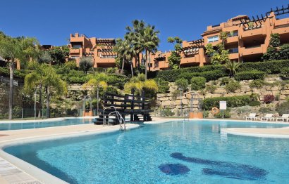 Resale - Apartment - Middle Floor Apartment - Marbella - Nueva Andalucia