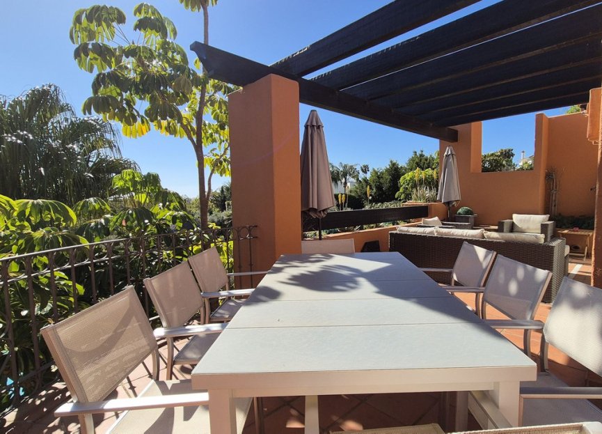 Resale - Apartment - Middle Floor Apartment - Marbella - Nueva Andalucia