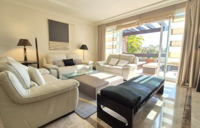 Resale - Apartment - Middle Floor Apartment - Marbella - Nueva Andalucia