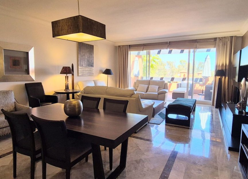 Resale - Apartment - Middle Floor Apartment - Marbella - Nueva Andalucia