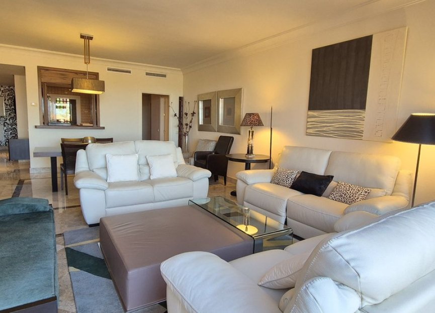 Resale - Apartment - Middle Floor Apartment - Marbella - Nueva Andalucia