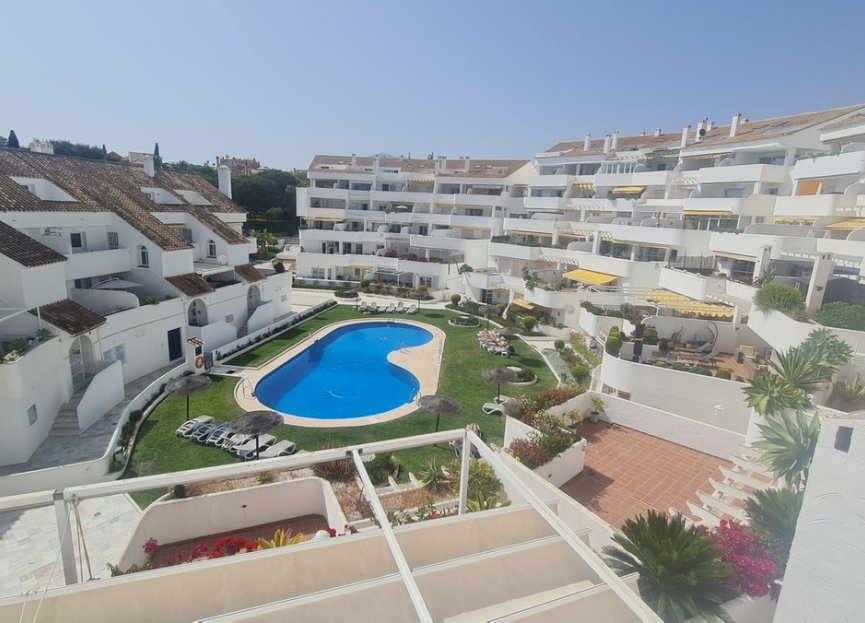 Resale - Apartment - Middle Floor Apartment - Marbella - Nueva Andalucia