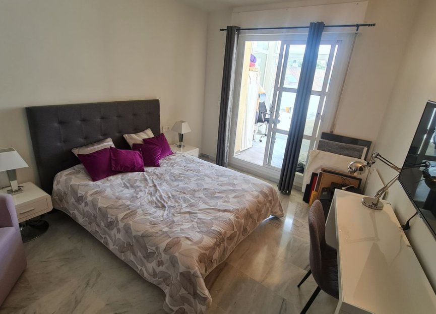 Resale - Apartment - Middle Floor Apartment - Marbella - Nueva Andalucia