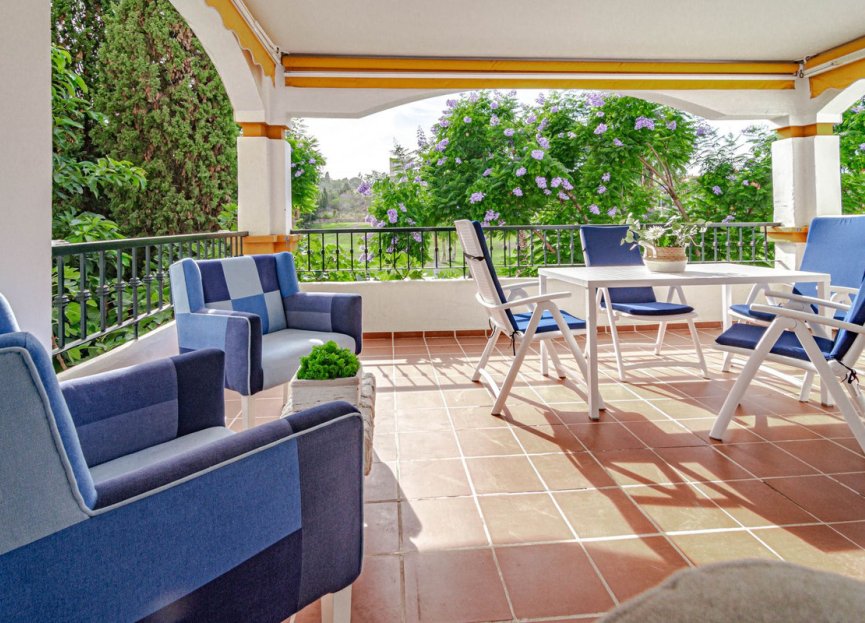 Resale - Apartment - Middle Floor Apartment - Marbella - Nueva Andalucia