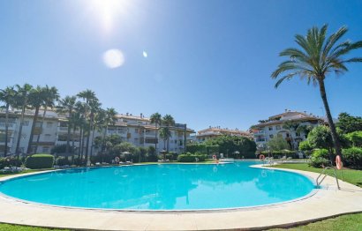 Resale - Apartment - Middle Floor Apartment - Marbella - Nueva Andalucia