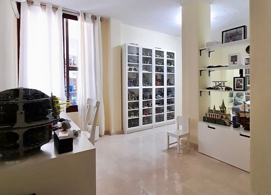 Resale - Apartment - Ground Floor Apartment - Marbella - The Golden Mile