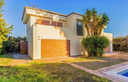 Resale - House - Detached Villa - Estepona - Bel Air