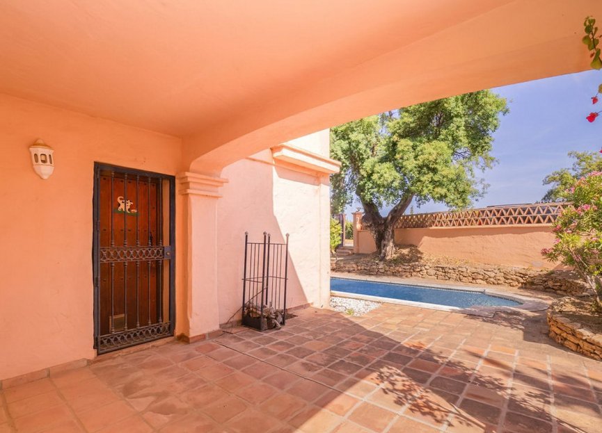 Resale - House - Detached Villa - Marbella - La Mairena