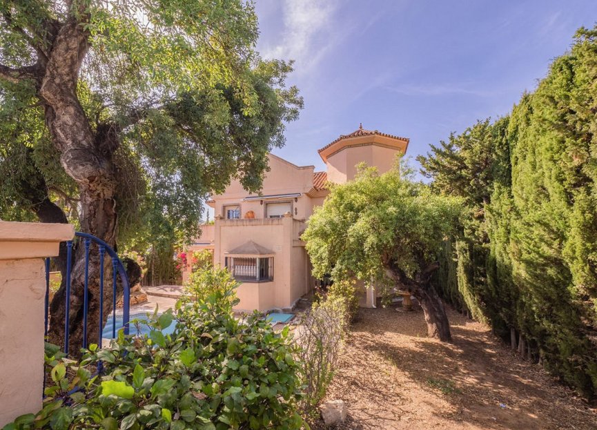 Resale - House - Detached Villa - Marbella - La Mairena