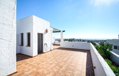 Resale - Apartment - Penthouse - Estepona - Selwo