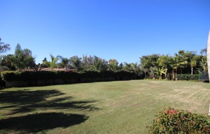 Resale - House - Detached Villa - Marbella - Guadalmina Baja