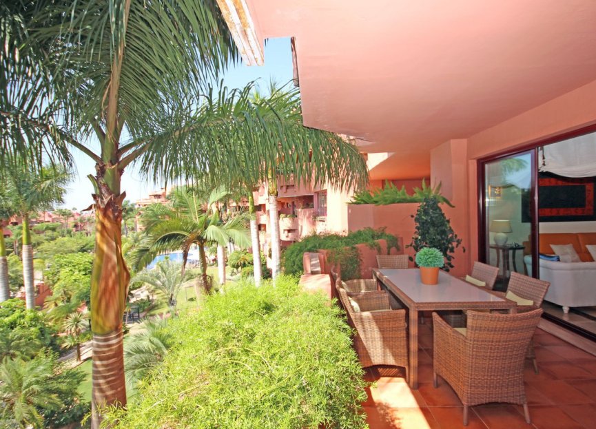 Resale - Apartment - Middle Floor Apartment - Estepona - New Golden Mile