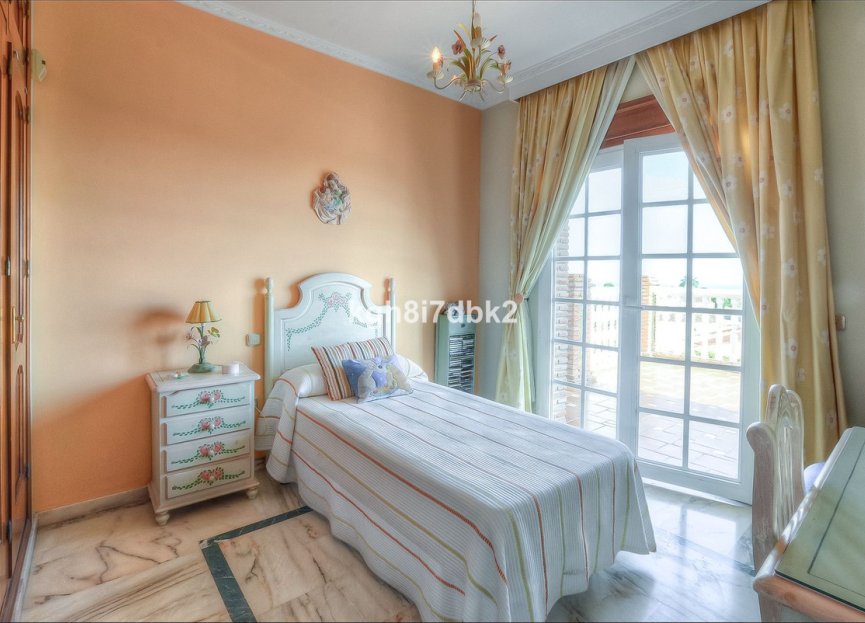 Resale - House - Detached Villa - Benalmádena - Benalmadena Centro