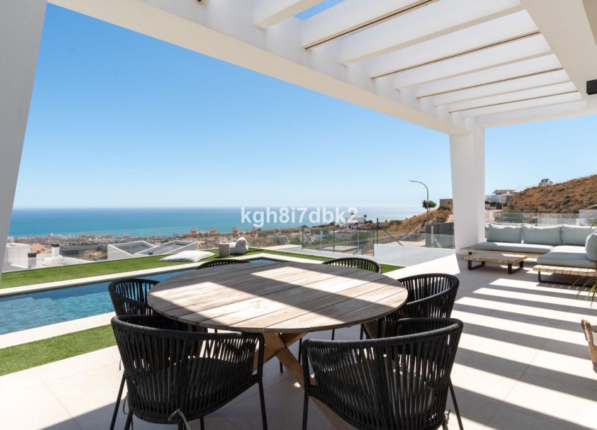 Resale - House - Detached Villa - Benalmádena