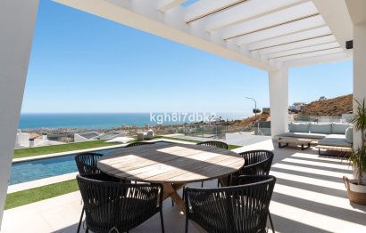 Resale - House - Detached Villa - Benalmádena