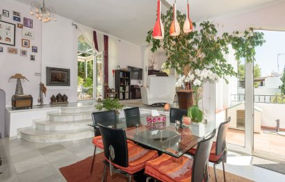 Resale - House - Detached Villa - Marbella - Nueva Andalucia