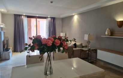 Resale - Apartment - Middle Floor Apartment - Estepona - Estepona Centro