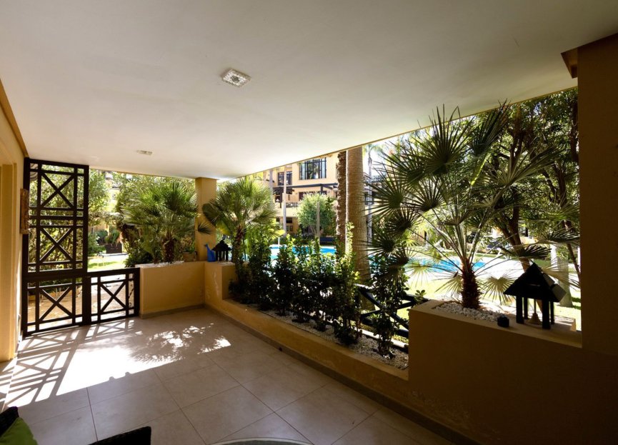 Resale - Apartment - Ground Floor Apartment - Marbella - Puerto Banús