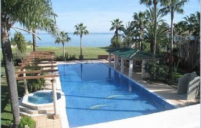 Resale - House - Detached Villa - Estepona - Estepona Centro