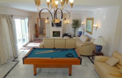 Resale - House - Detached Villa - Estepona - Estepona Centro