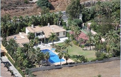 Resale - House - Detached Villa - Estepona - Estepona Centro