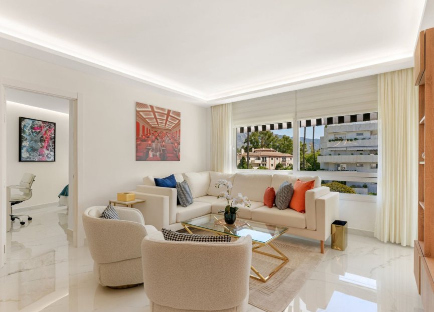 Resale - Apartment - Middle Floor Apartment - Marbella - Puerto Banús