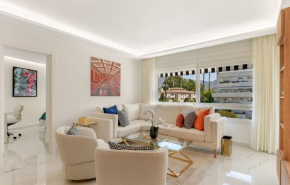 Resale - Apartment - Middle Floor Apartment - Marbella - Puerto Banús