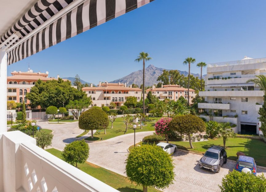 Resale - Apartment - Middle Floor Apartment - Marbella - Puerto Banús