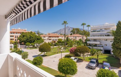 Resale - Apartment - Middle Floor Apartment - Marbella - Puerto Banús