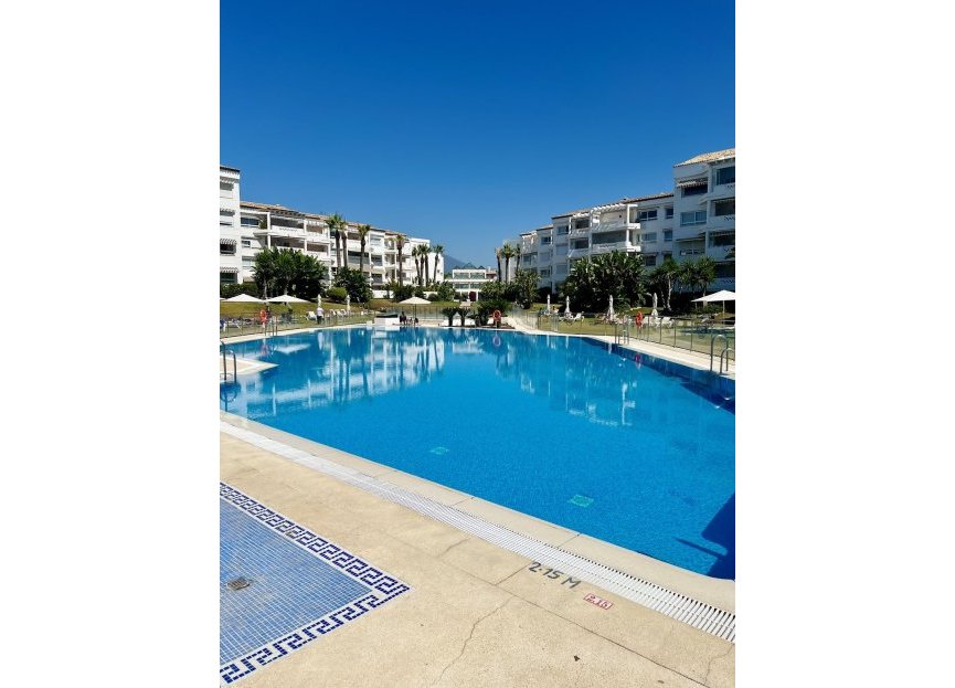 Resale - Apartment - Middle Floor Apartment - Marbella - Puerto Banús