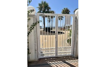 Resale - Apartment - Middle Floor Apartment - Marbella - Puerto Banús