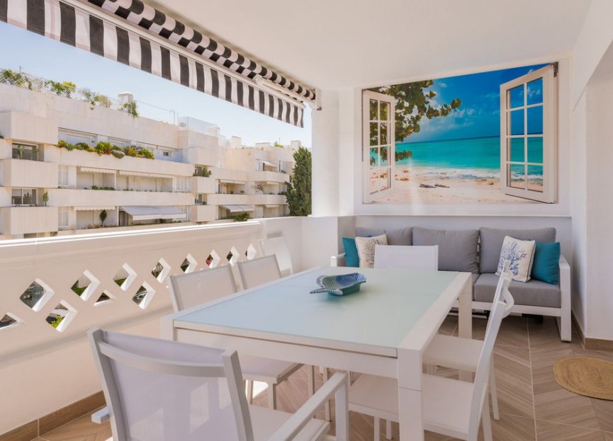 Resale - Apartment - Middle Floor Apartment - Marbella - Puerto Banús