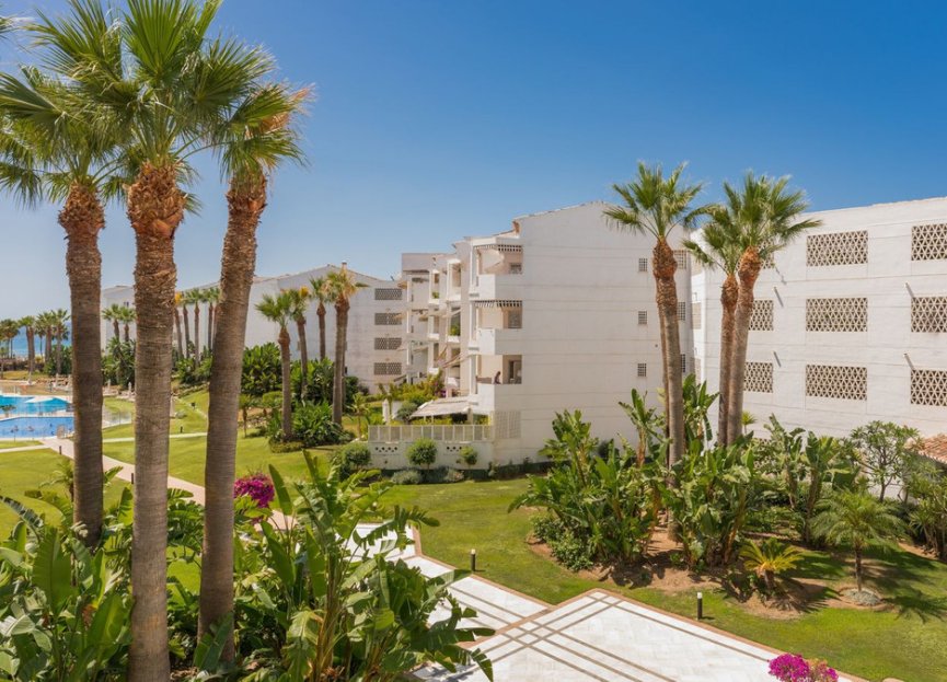 Resale - Apartment - Middle Floor Apartment - Marbella - Puerto Banús