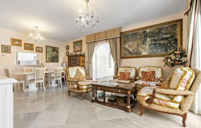 Resale - Apartment - Middle Floor Apartment - Marbella - Nueva Andalucia