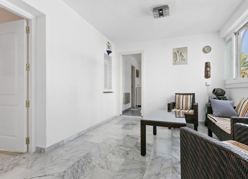 Resale - Apartment - Middle Floor Apartment - Marbella - Nueva Andalucia