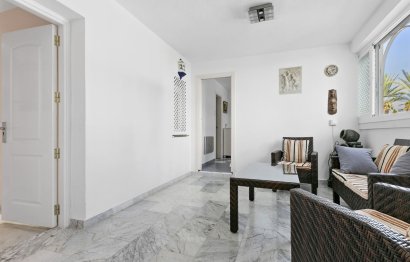 Resale - Apartment - Middle Floor Apartment - Marbella - Nueva Andalucia