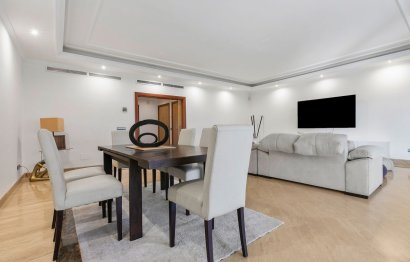 Resale - Apartment - Middle Floor Apartment - Marbella - Nueva Andalucia